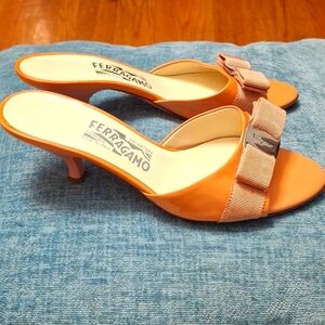 Good condition just a little worn on the  bottom